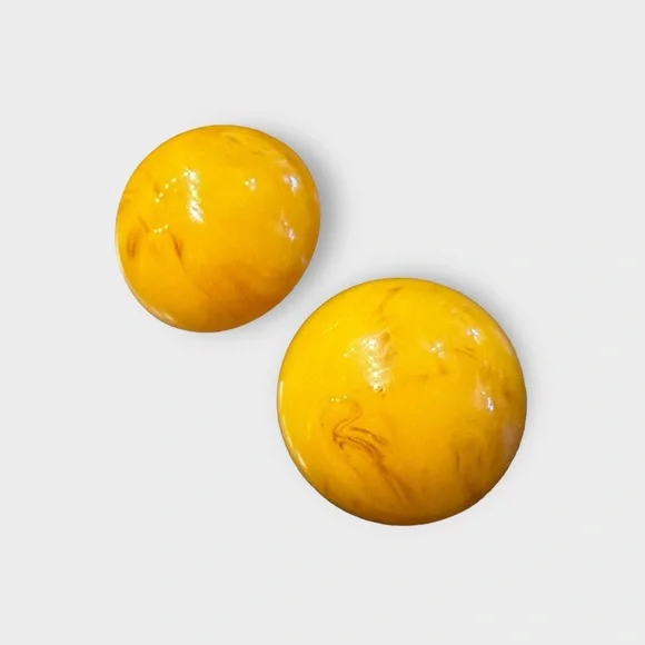 Vintage 1950’s Bakelite Clip On Earrings In a Butterscotch Colour - Picture 4 of 6